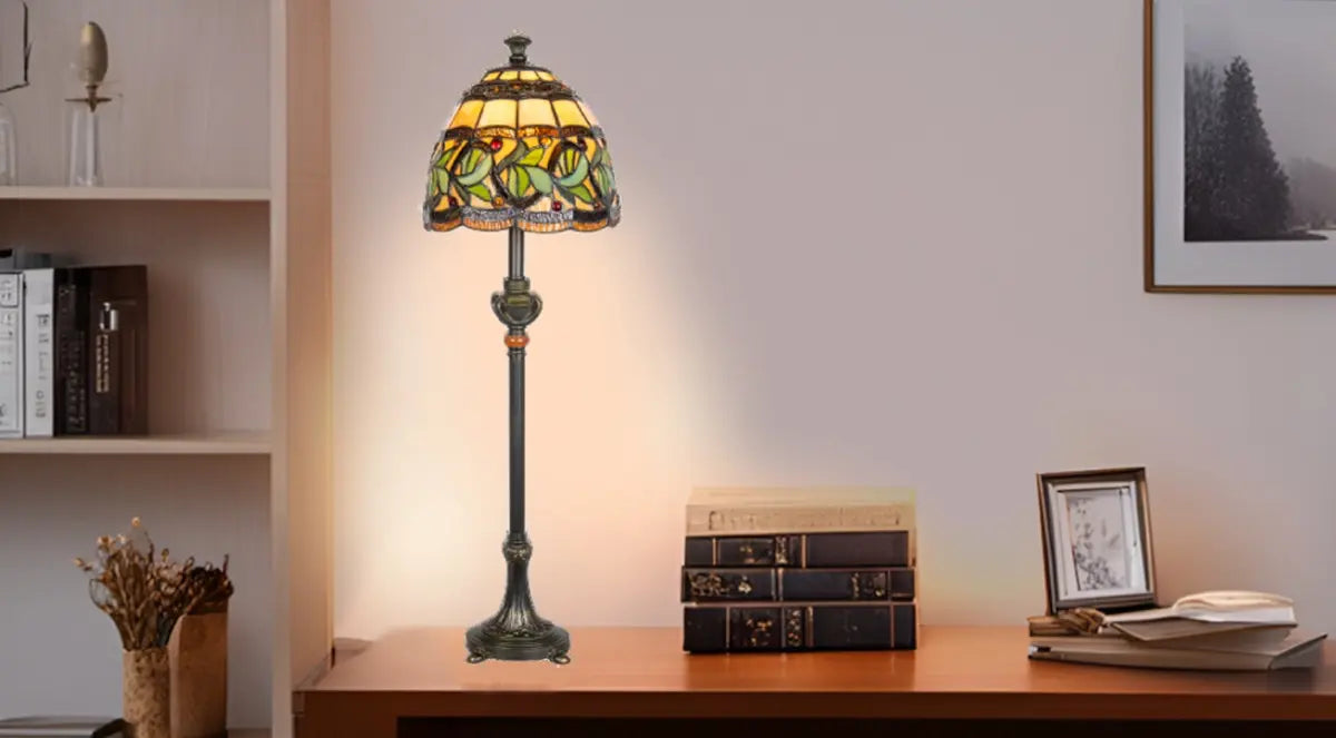 Dale Tiffany Lamp on the wood table